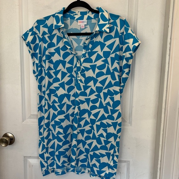 NWOT Blue and White Geometric Print Blouse - Picture 1 of 3